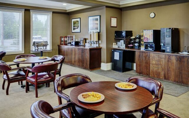 Lakeview Inns & Suites - Edson Airport