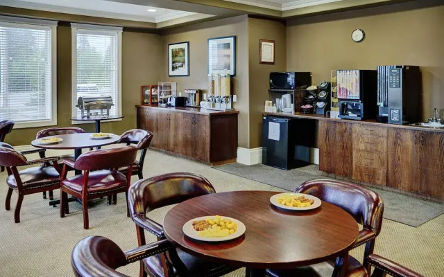 Lakeview Inns & Suites - Edson Airport