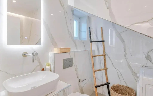 Nautica Suites-Superior Seaview suite with jacuzzi