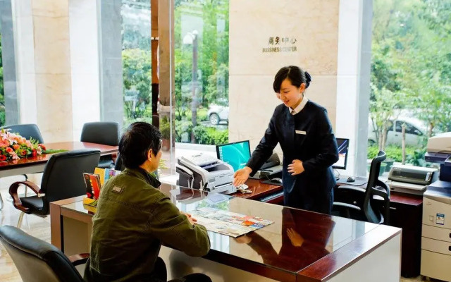 Yichang Jinshi Hotel