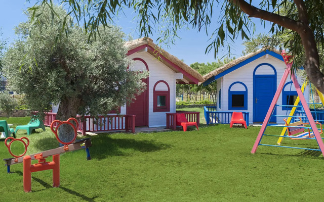 Noah's Ark Deluxe Hotel & Spa