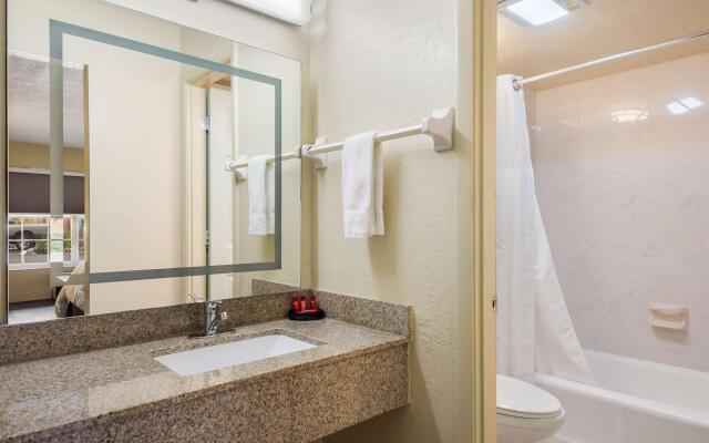 SureStay Hotel by Best Western Sarasota Lido Beach