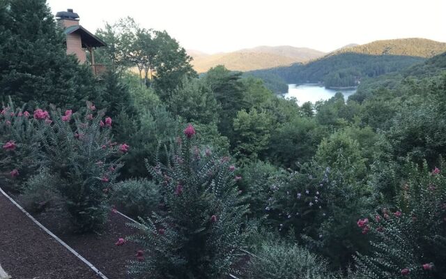 Light`s Mountain Lake Overlook