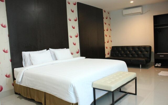 Novena Hotel Watampone