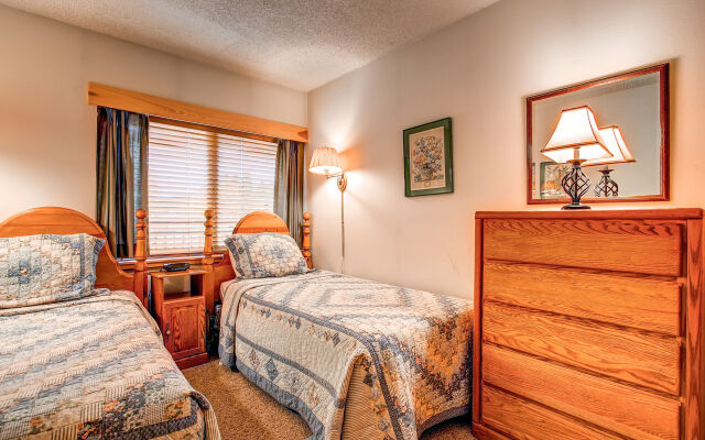 Powderhorn Condominiums by Ski Country Resorts