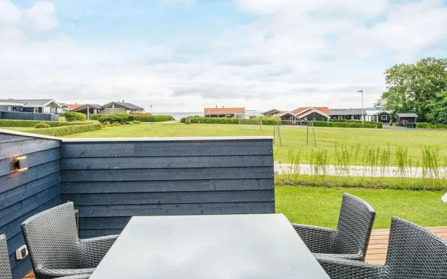 Vibrant Holiday Home in Juelsminde near Sea