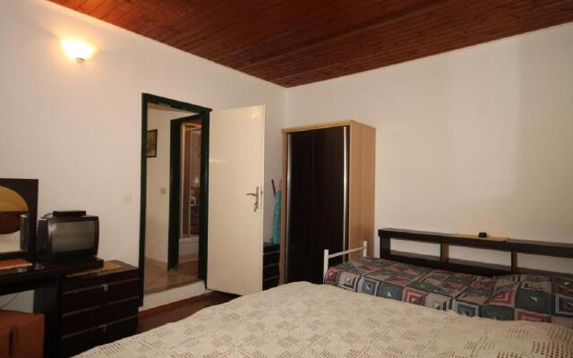 Kira - 20 M from the beach - A1(4+1)