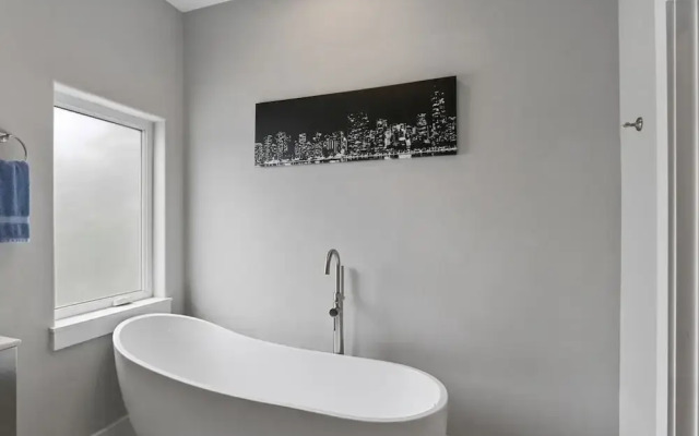 Luxury Roofdeck Retreat 4-bdrm Near Penn Chop