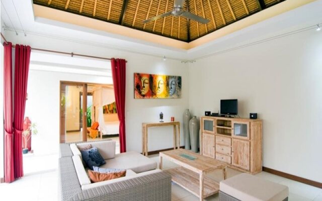 Villa Warna Warni