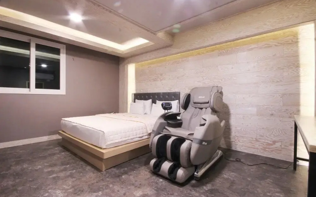 Hotel V