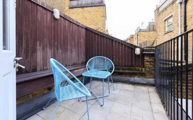 The Chelsea Nest - Stylish 2bdr With Balcony