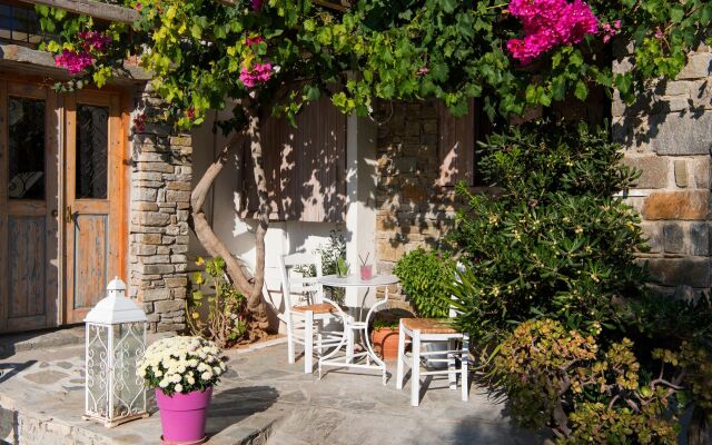 Zefi Hotel & Suites