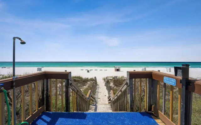 Aqua Vista Condominiums