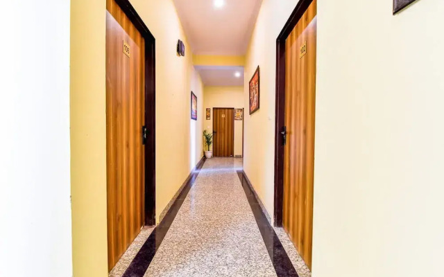 Fabhotel Golden Manor Inn