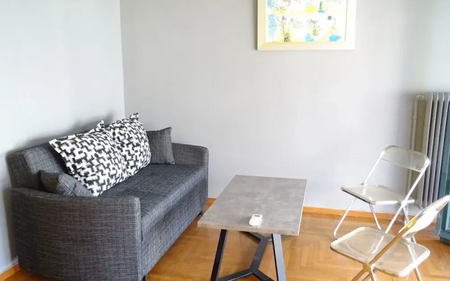 Superb location Athenian apartment