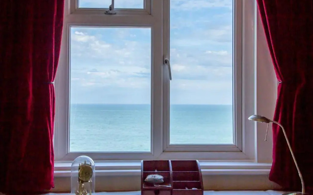 Seagulls Nest Beachfront Apartment With 3 Bedrooms