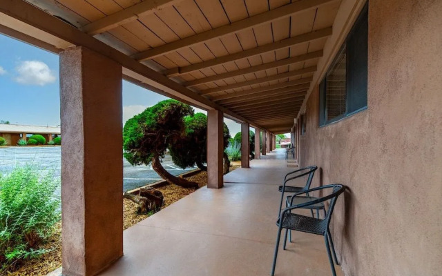 Hotel Pecos Trail Inn