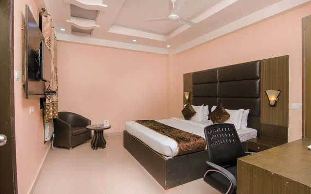 OYO 11532 Hotel SR Grand