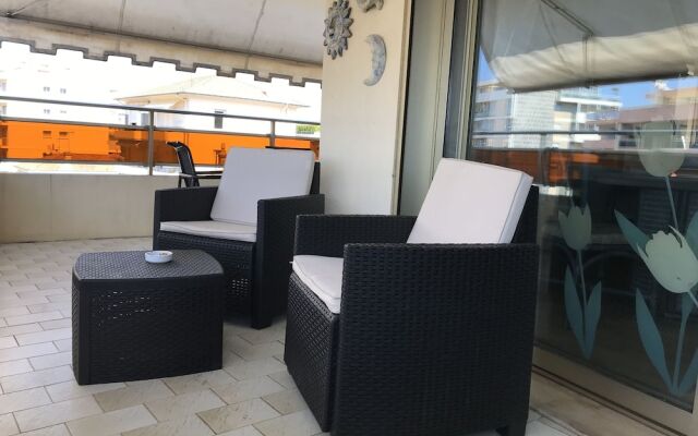 Blue Cannes Apartment