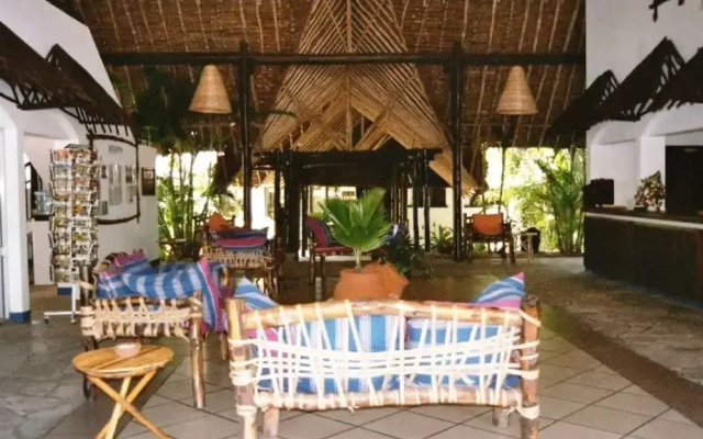 Bahari Dhow Beach Villas