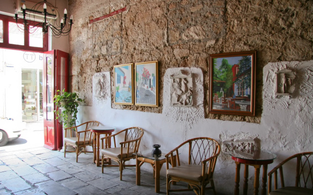 Kiniras Traditional Hotel & Restaurant