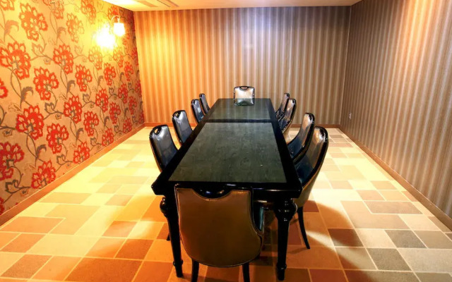 City Park Golf & Hotel