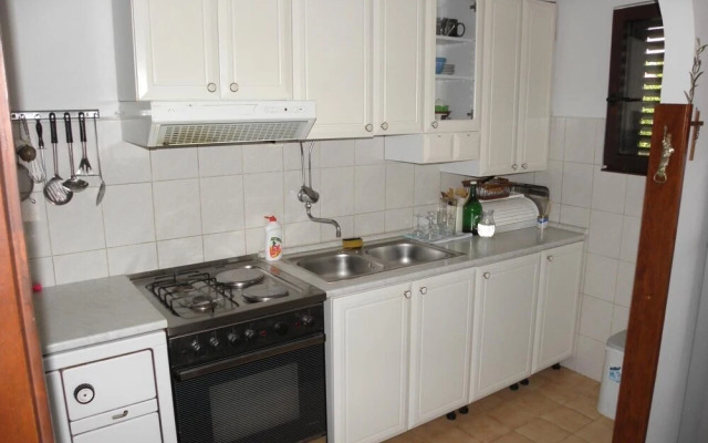 Kuce - 150m From the Beach With Parking - A3