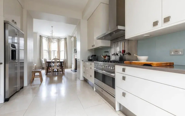 Chesilton Road by Onefinestay