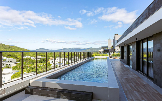 Apto c /piscina em Jurerê Internacional EPC204
