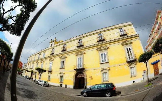 H Hostel Friendly Accommodation