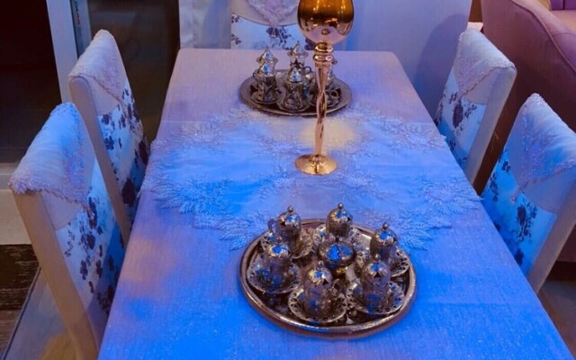 GoldenPark King Suites with Balcony & Sea view