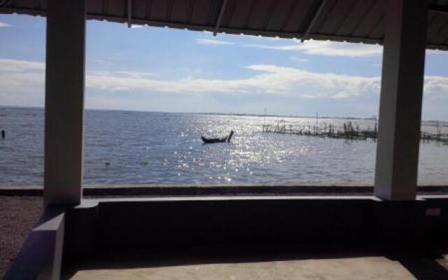 Canoe Ville