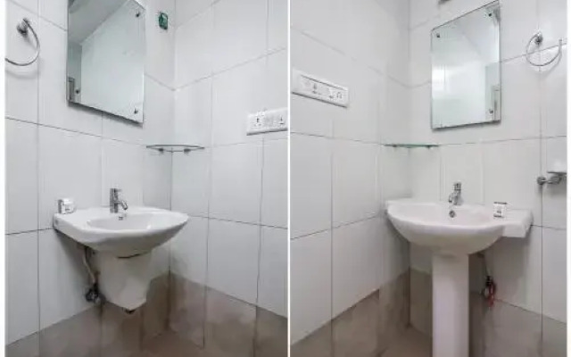 Hotel Tourist Palace  by OYO Rooms