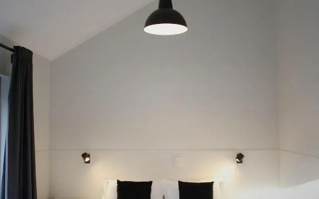 Hugo & Carter's Backpackers & Motel