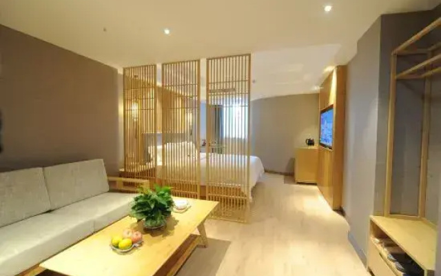 Jinggu Hotel