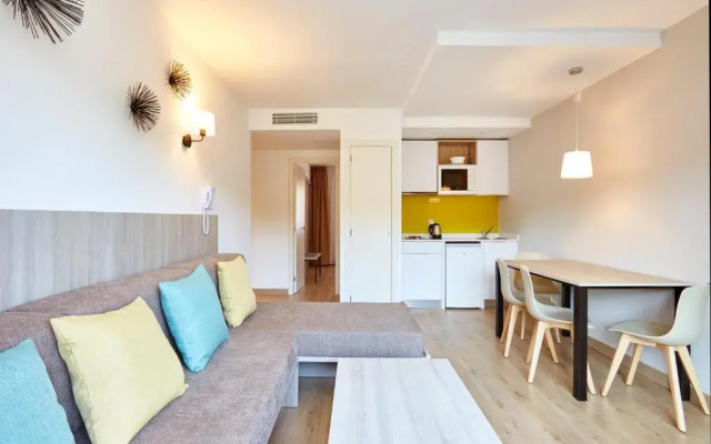 Universal Apartamentos Laguna Garden
