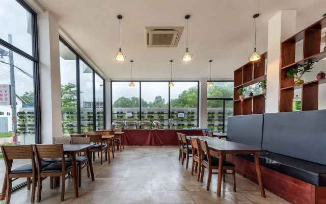 Phoenix Sea View Hotel