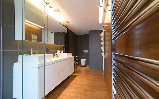 180m² homm Newly Renovated Luxurious Penthouse