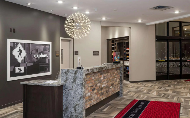 Hampton Inn & Suites Minneapolis University Area