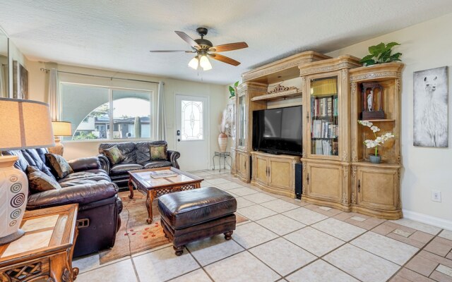 Mesa Home w/ Community Pools: Pets Welcome!
