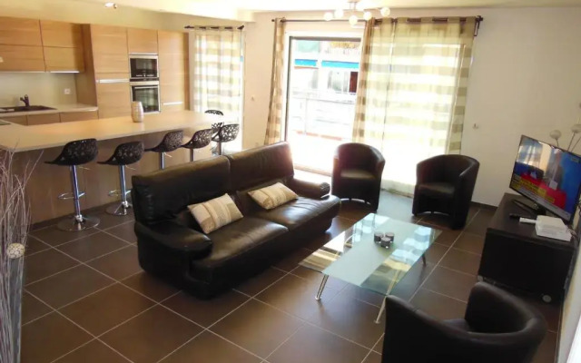 3 Bedrooms, 3 bathrooms central Cannes Lecerf 411