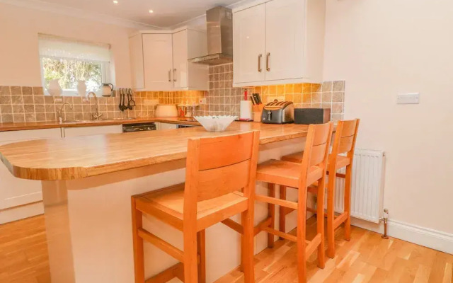 2 Riverside Cottages