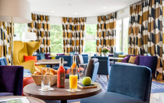 Le Manoir Hotel