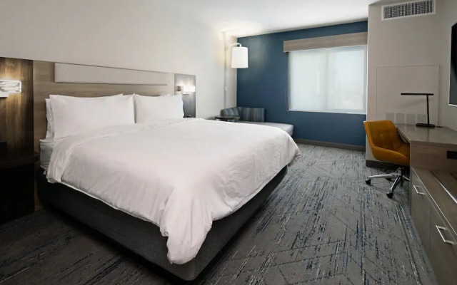 Holiday Inn Express & Suites Valencia - Santa Clarita, an IHG Hotel