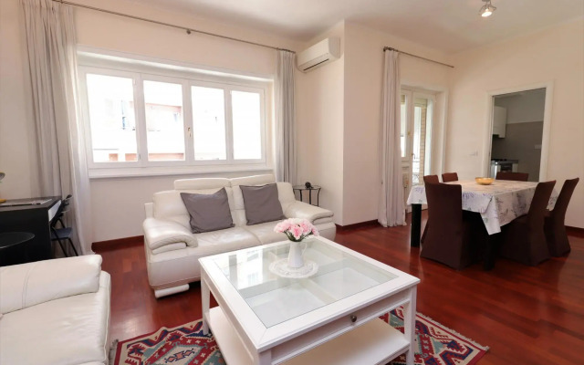 St Peter new and lightsome apartment with balcony