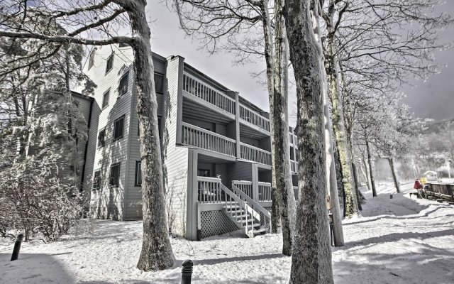 Ski-in Ski-out Wintergreen Condo w/ Balcony