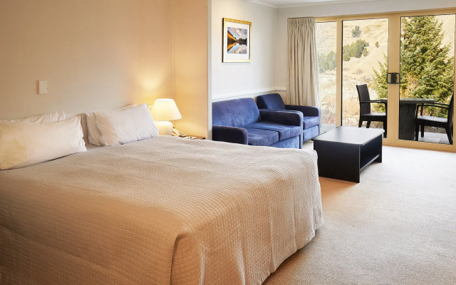 Nugget Point Resort and Spa