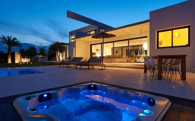 Holiday Home With Outdoor Cinema