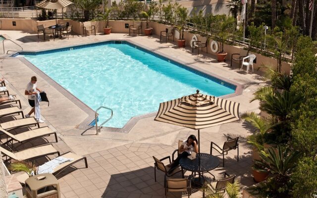 Hilton Santa Monica Hotel & Suites