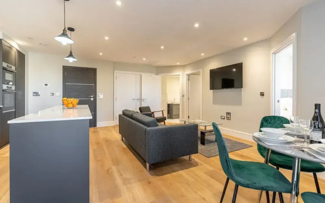 Celador Apartments - Bond House